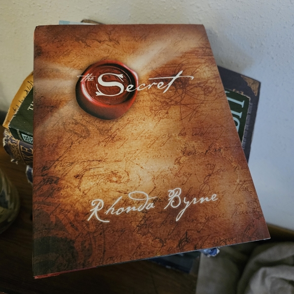 A Book The Secret by Rhonda Byrne - Picture 1 of 4